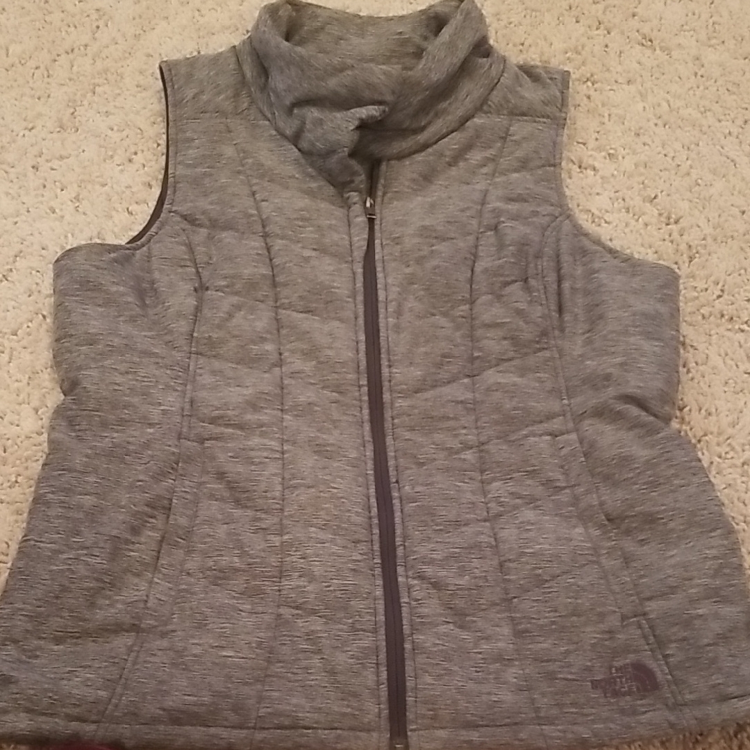 The North Face Womens Grey/Black Quilted Puffer Vest. Sz Xl